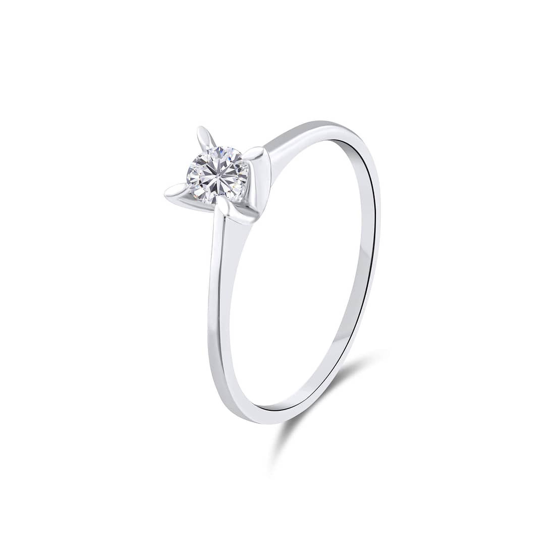 4 Claw Prongs Solitaire Ring